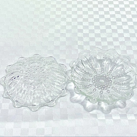 2 Vintage pressed glass dish bubble flower - Picture 4 of 8